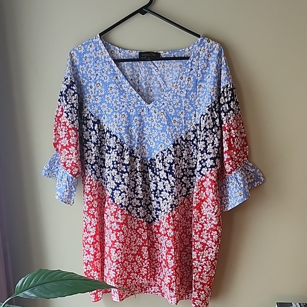 Suzanne Betro Blue and Red Ruffled 3/4 Sleeve Blouse